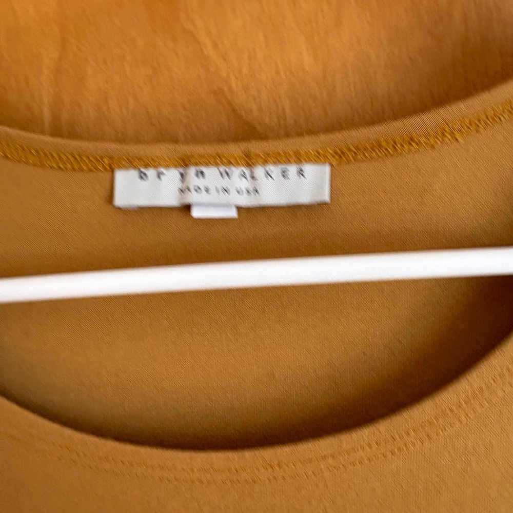 Bryn Walker Tunic Top Womens Medium Mustard Yellow Long Sleeve Sharkbite Hem - Picture 3 of 9